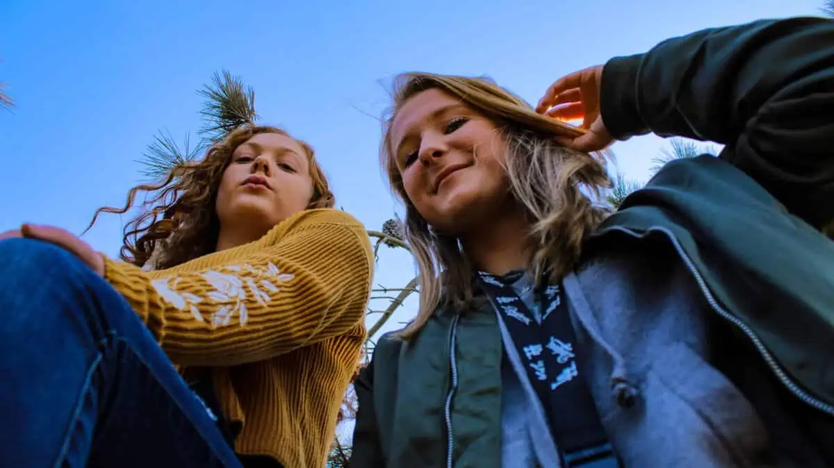 Tips for Getting Preteens to Put Down the Phone and Go Outside