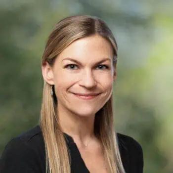 About Us 10 Nikki 700x700 1